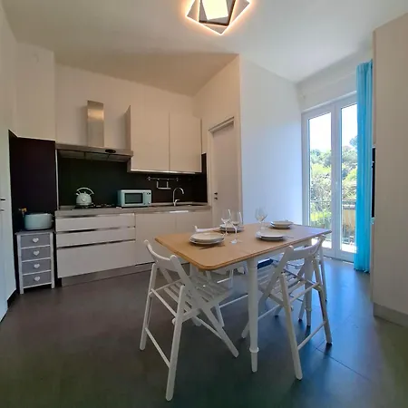 Casa Happy Апартаменты Сестри-Леванте